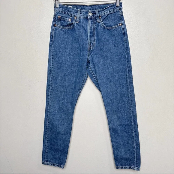 Levi's Womens 25 Skinny 501 Button Fly Medium Wash Jeans - Picture 2 of 16